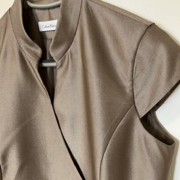 Gorgeous classic Calvin Klein midi dress - Picture 4 of 10